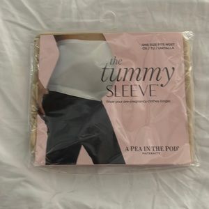 NWOT Maternity Tummy Sleeve